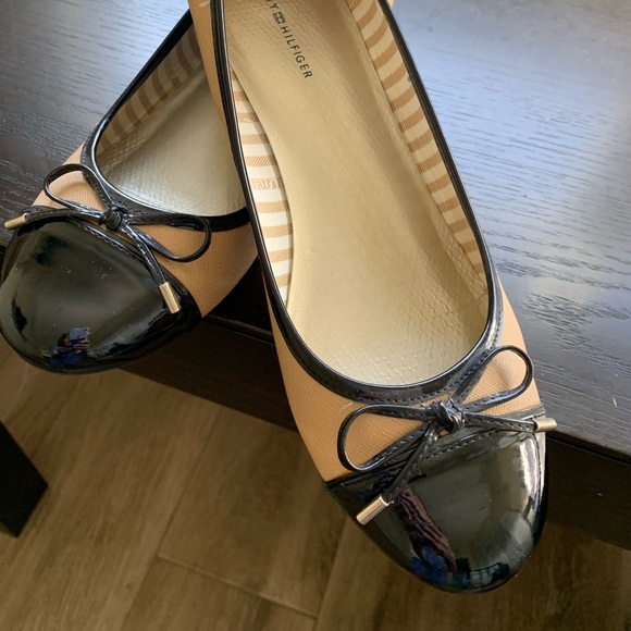 Tommy Hilfiger shoes size 8.5 almost new - Picture 1 of 7